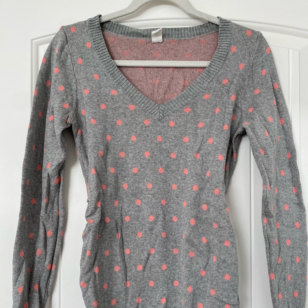 Old Navy maternity sweater grey with pink polka dots size XS